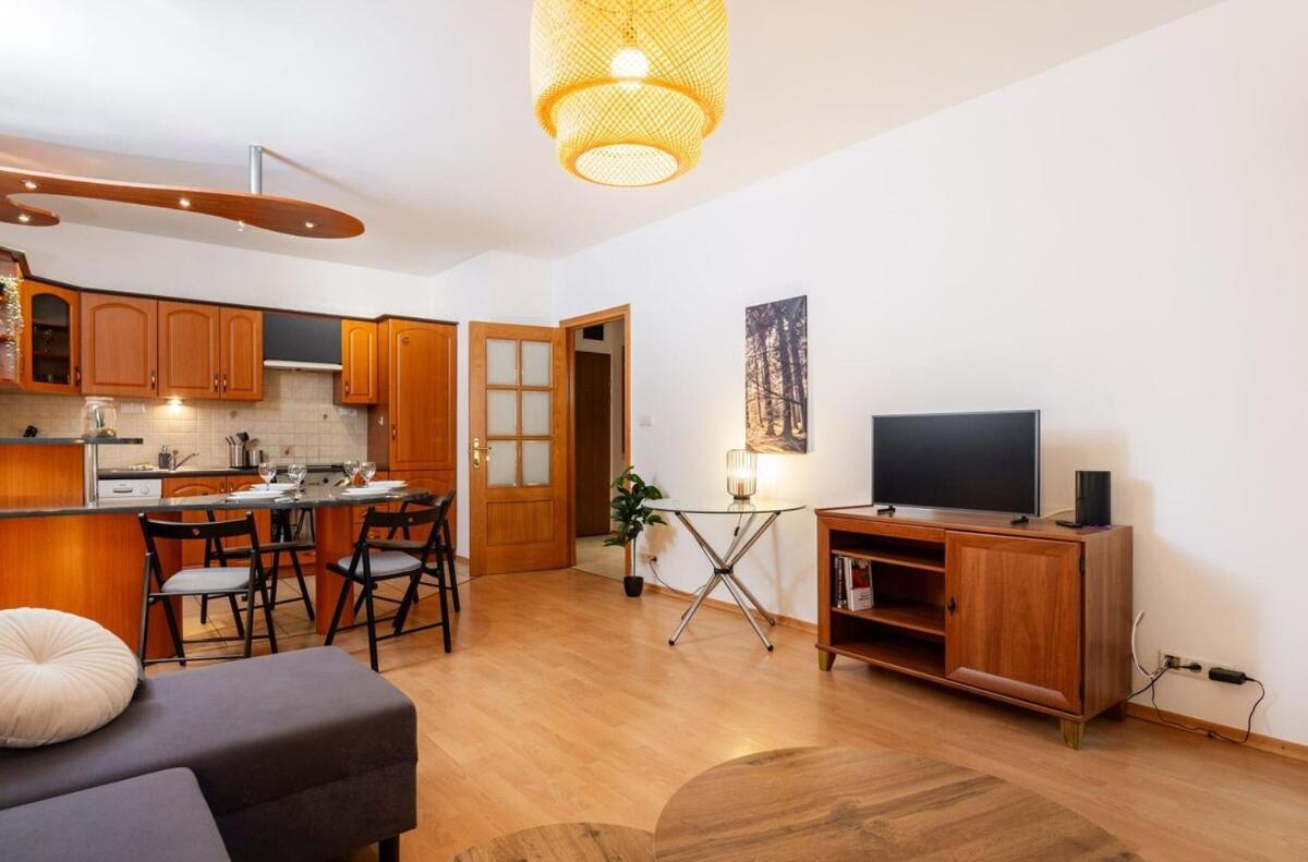 Superb Place To Live Saska Kepa Apartment Warschau