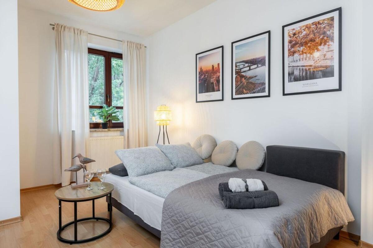 Superb Place To Live Saska Kepa Apartment