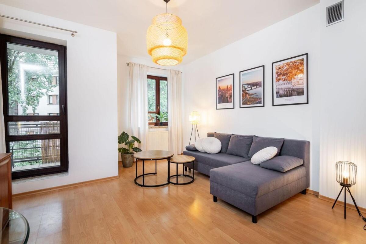 Superb Place To Live Saska Kepa Apartment