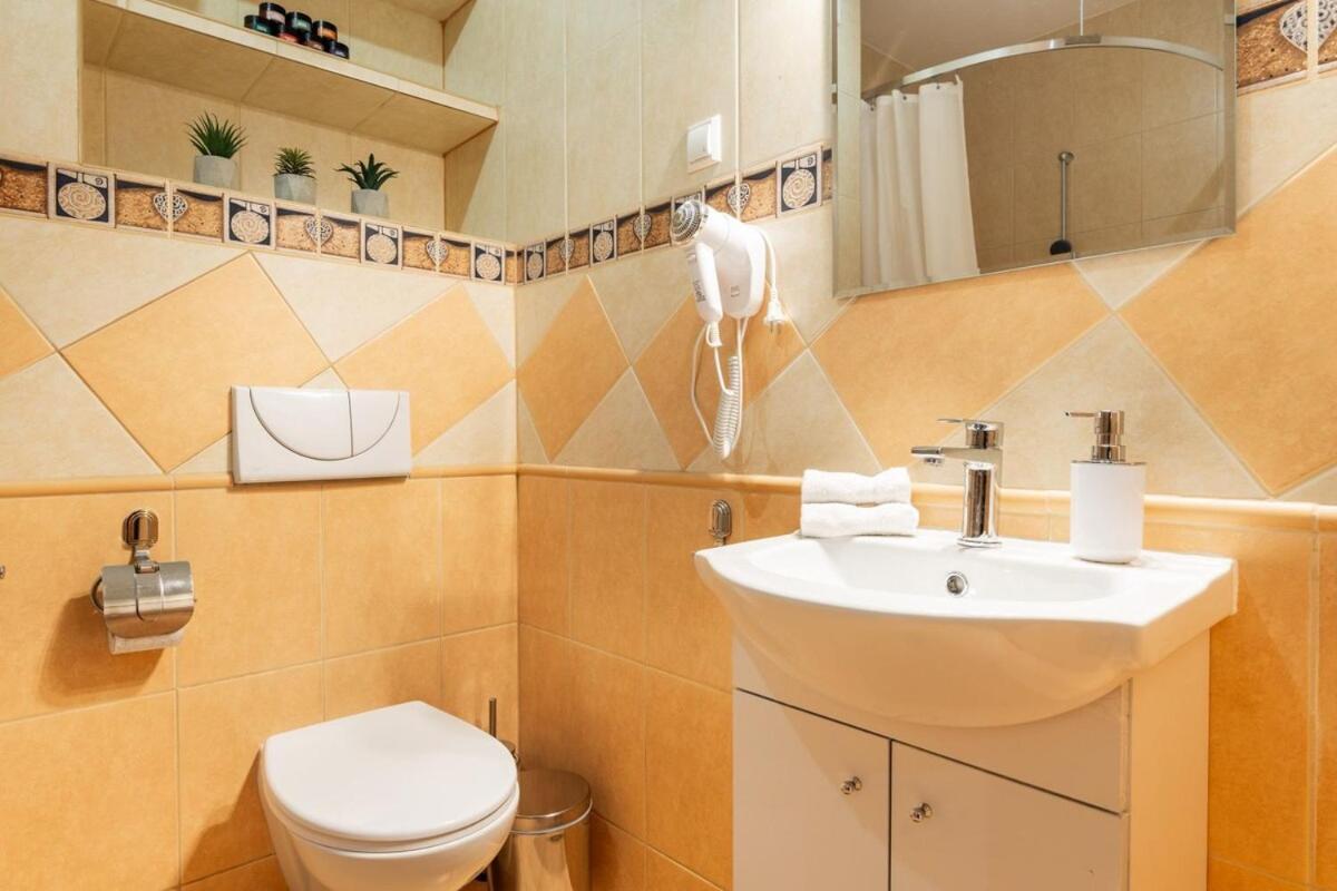 Apartment Superb Place To Live Saska Kepa Warschau