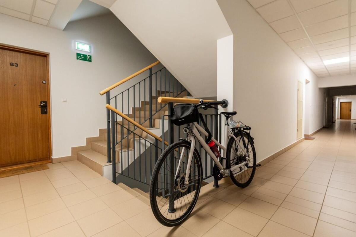 Superb Place To Live Saska Kepa Apartment