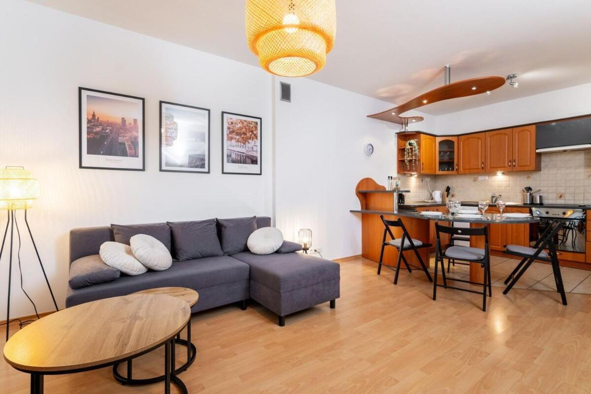 Superb Place To Live Saska Kepa Apartment *